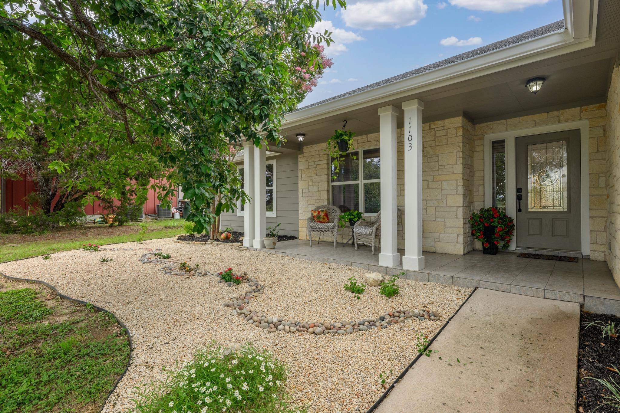 1103 Larkhall DR, Spicewood, TX 78669