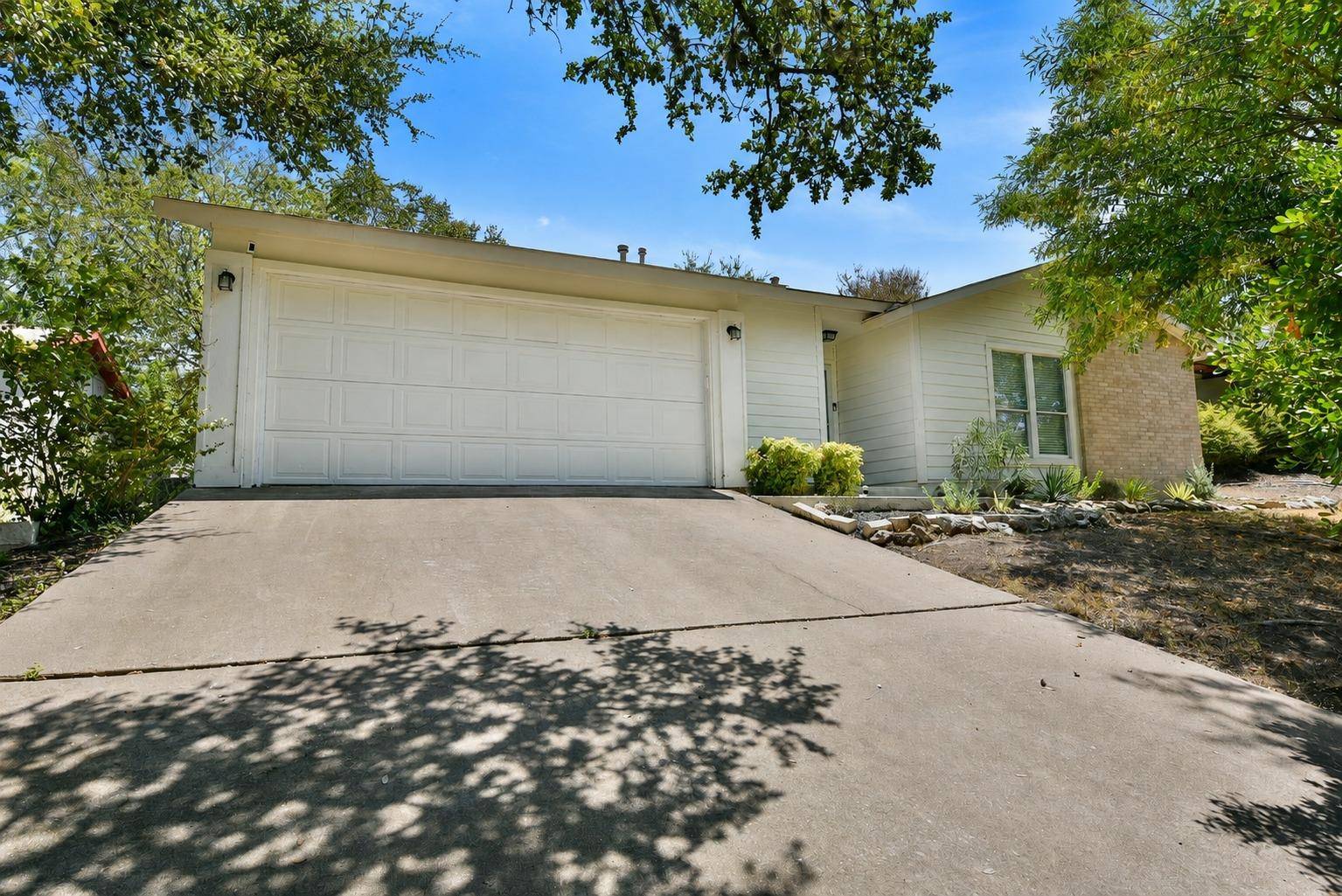 8411 Romney RD, Austin, TX 78748