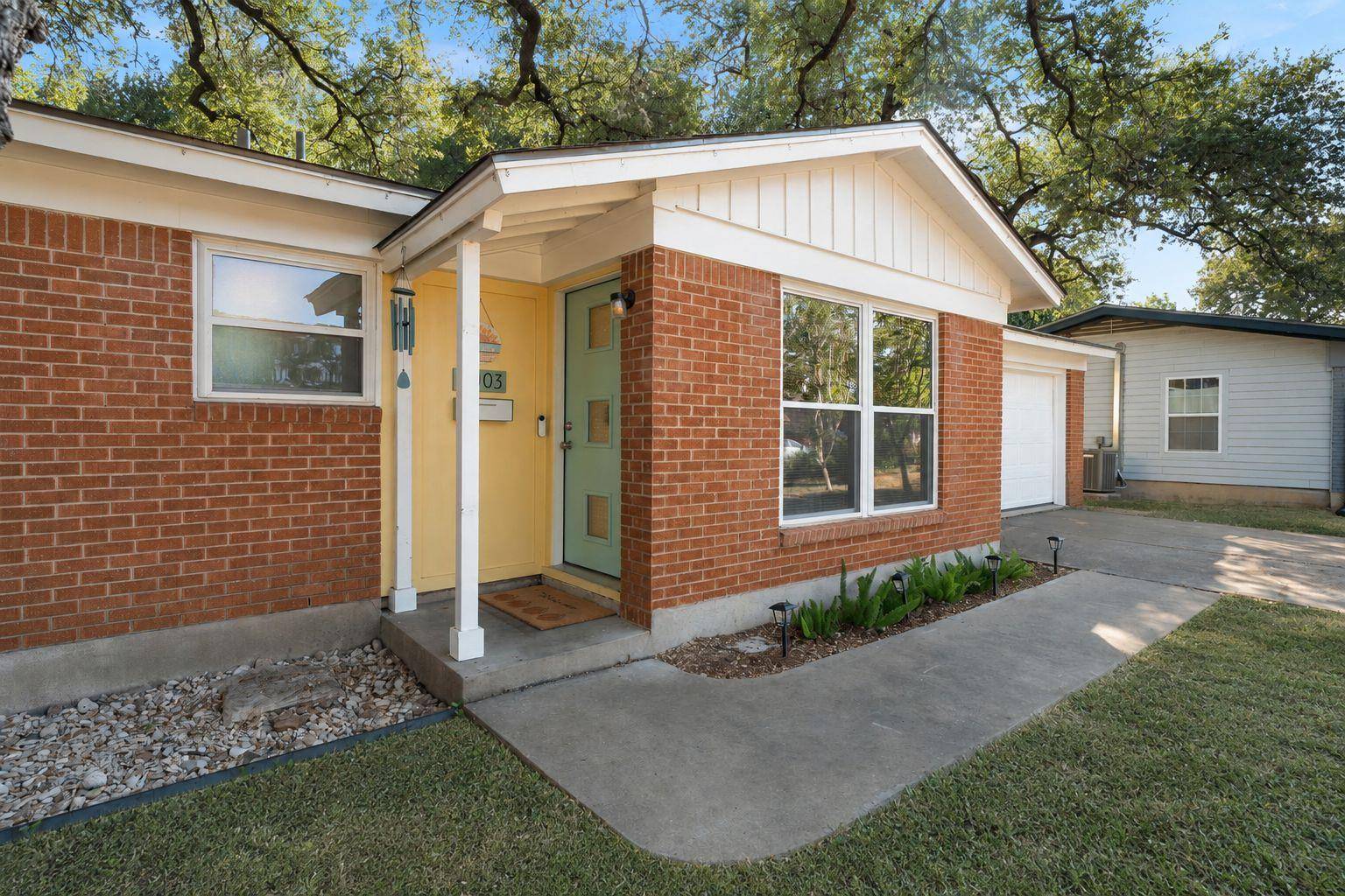 2003 Fair Oaks DR, Austin, TX 78745