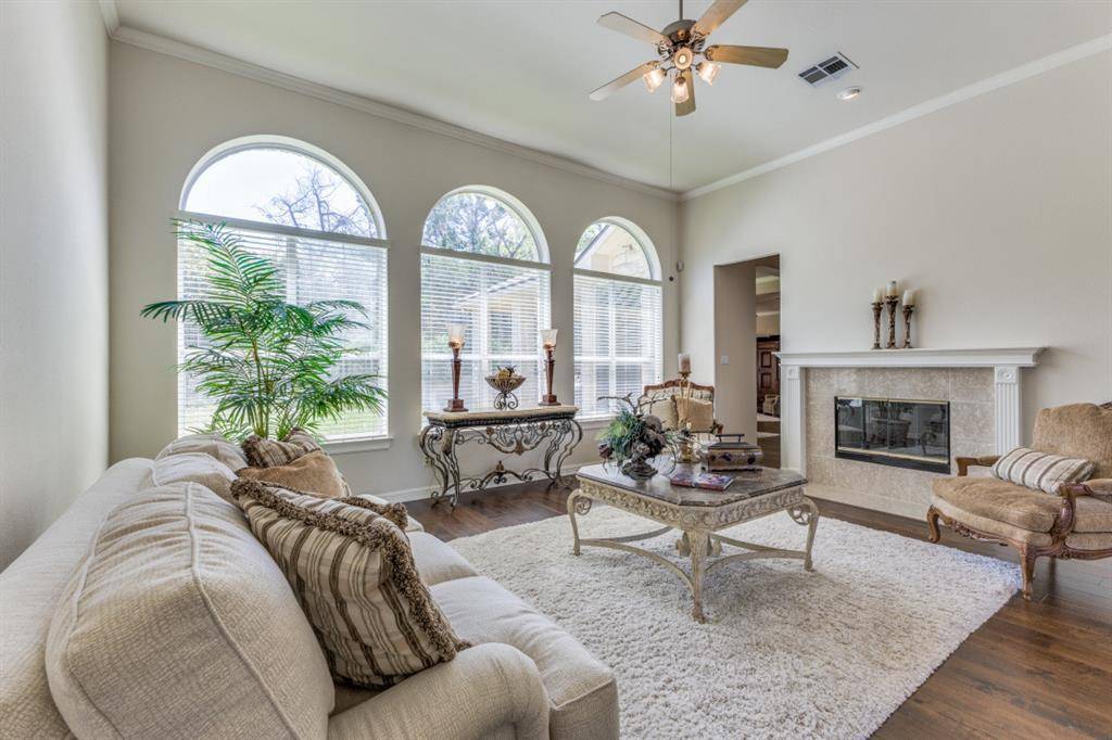 402 Palos Verdes DR, Lakeway, TX 78734