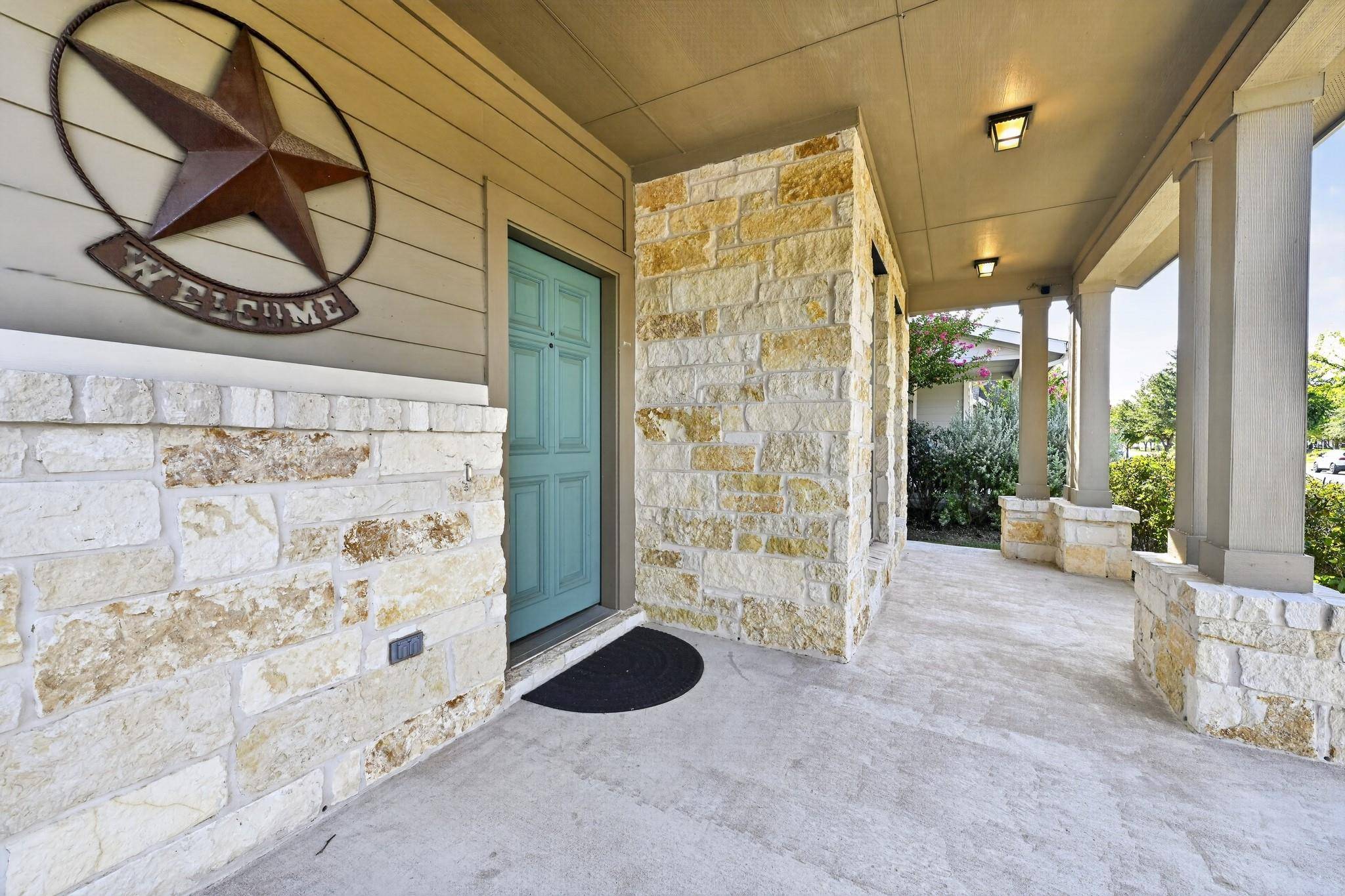 5800 Baythorne DR, Austin, TX 78747