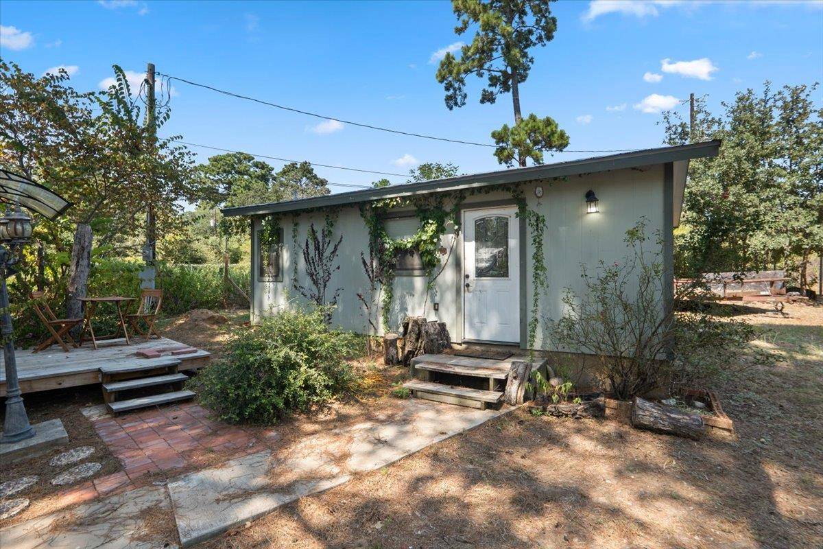 138 Forest LN, Bastrop, TX 78602