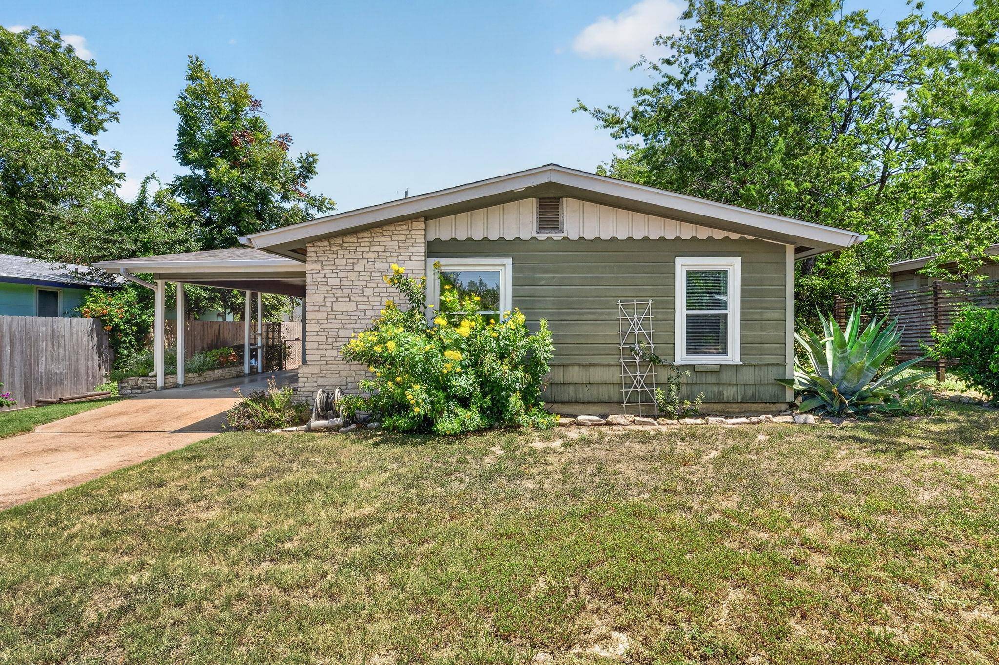 200 E Skyview RD, Austin, TX 78752