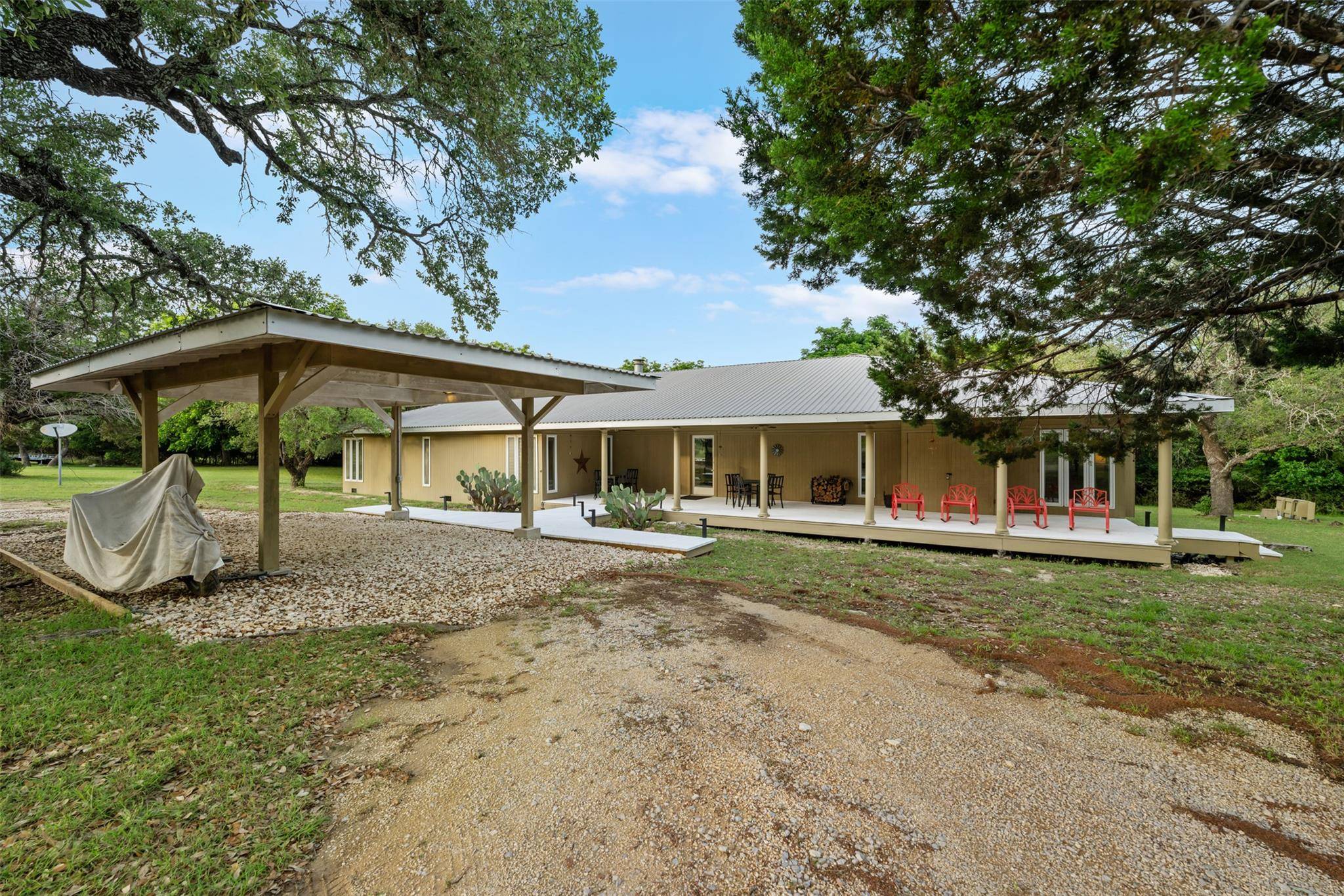 212 County Road 229 RD, Briggs, TX 78608