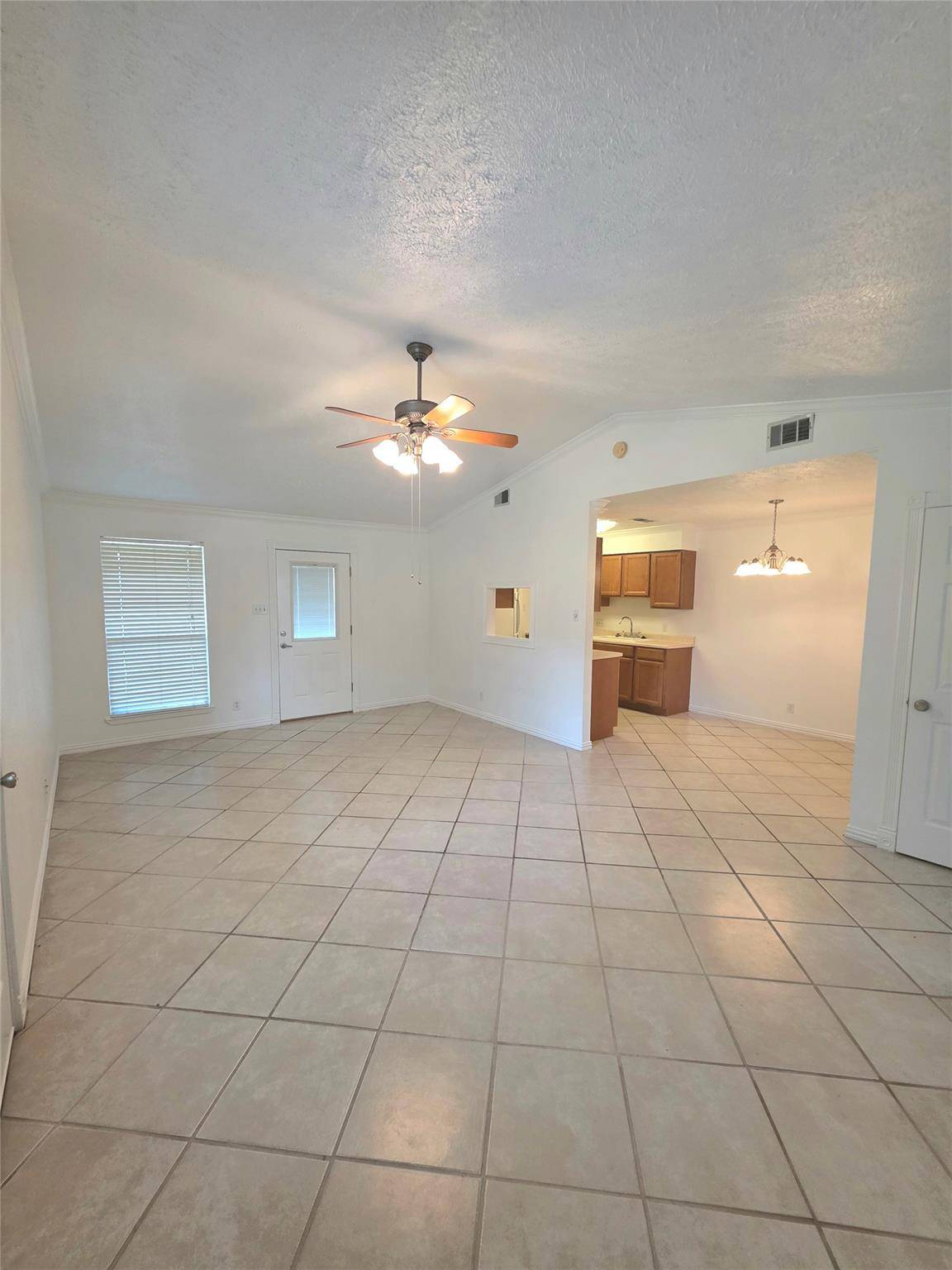 15208 Spring Hill LN #B, Pflugerville, TX 78660