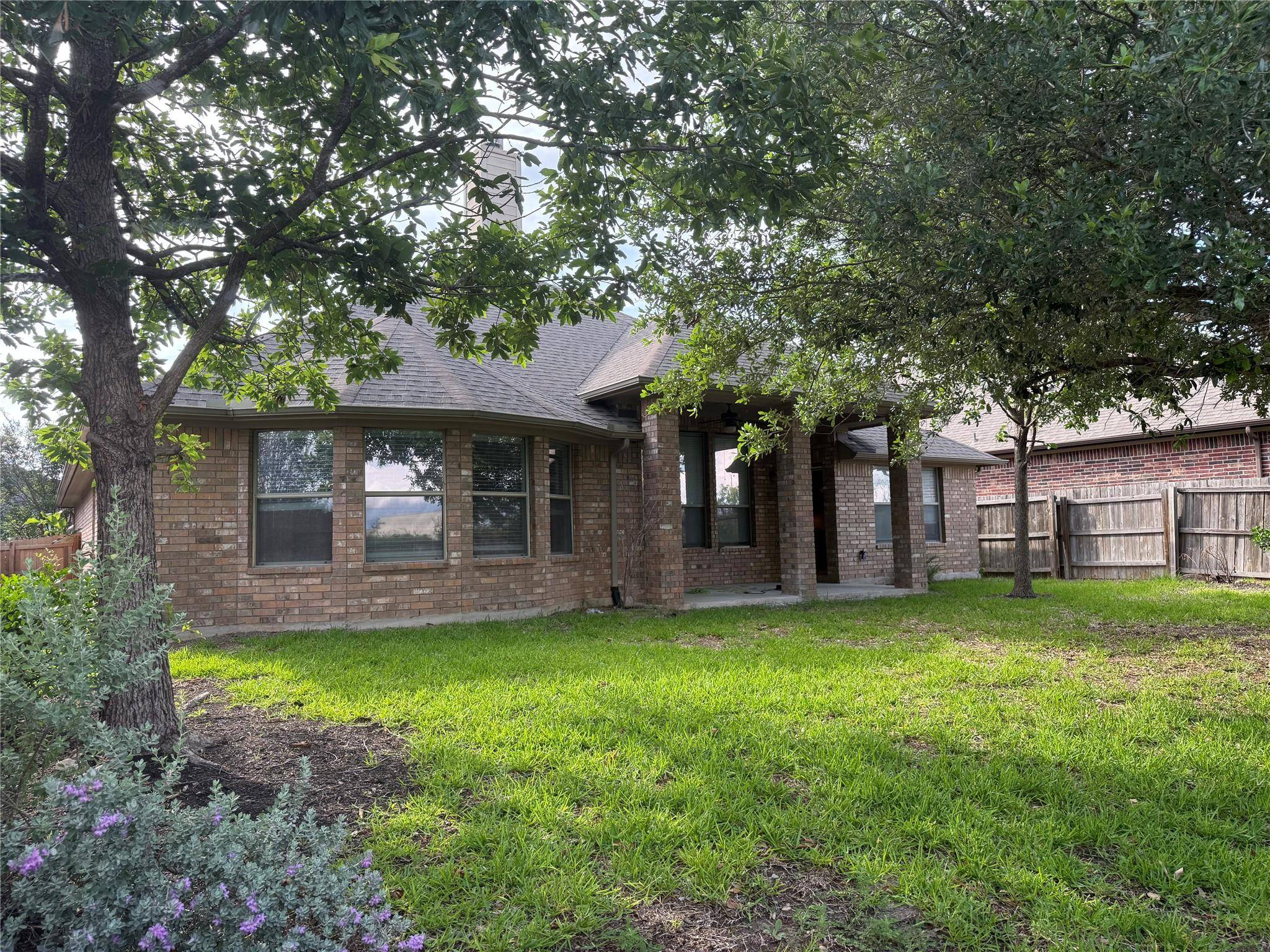 11633 Sun Glass DR, Manor, TX 78653