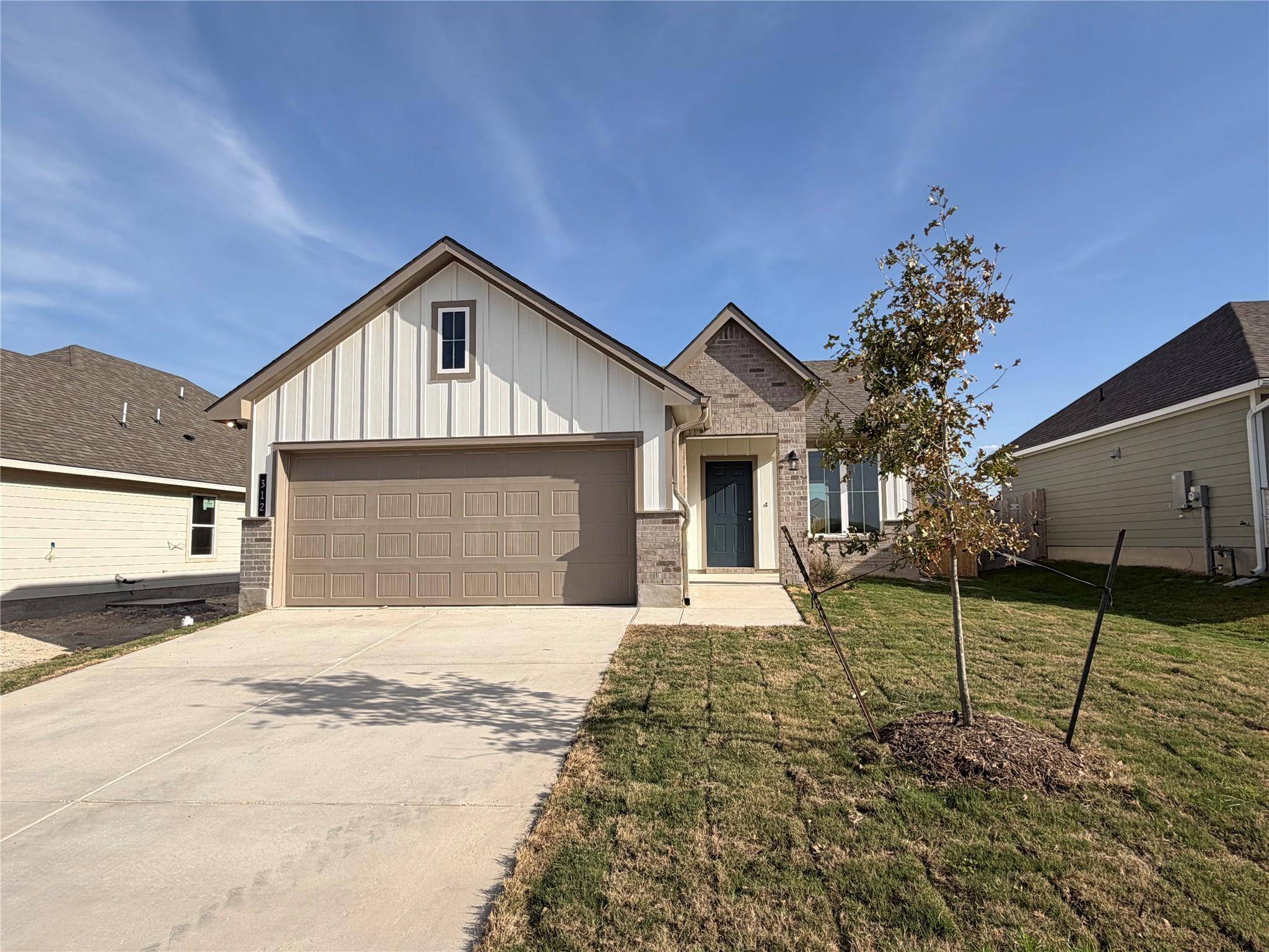 312 Boatright BLVD, Jarrell, TX 76537