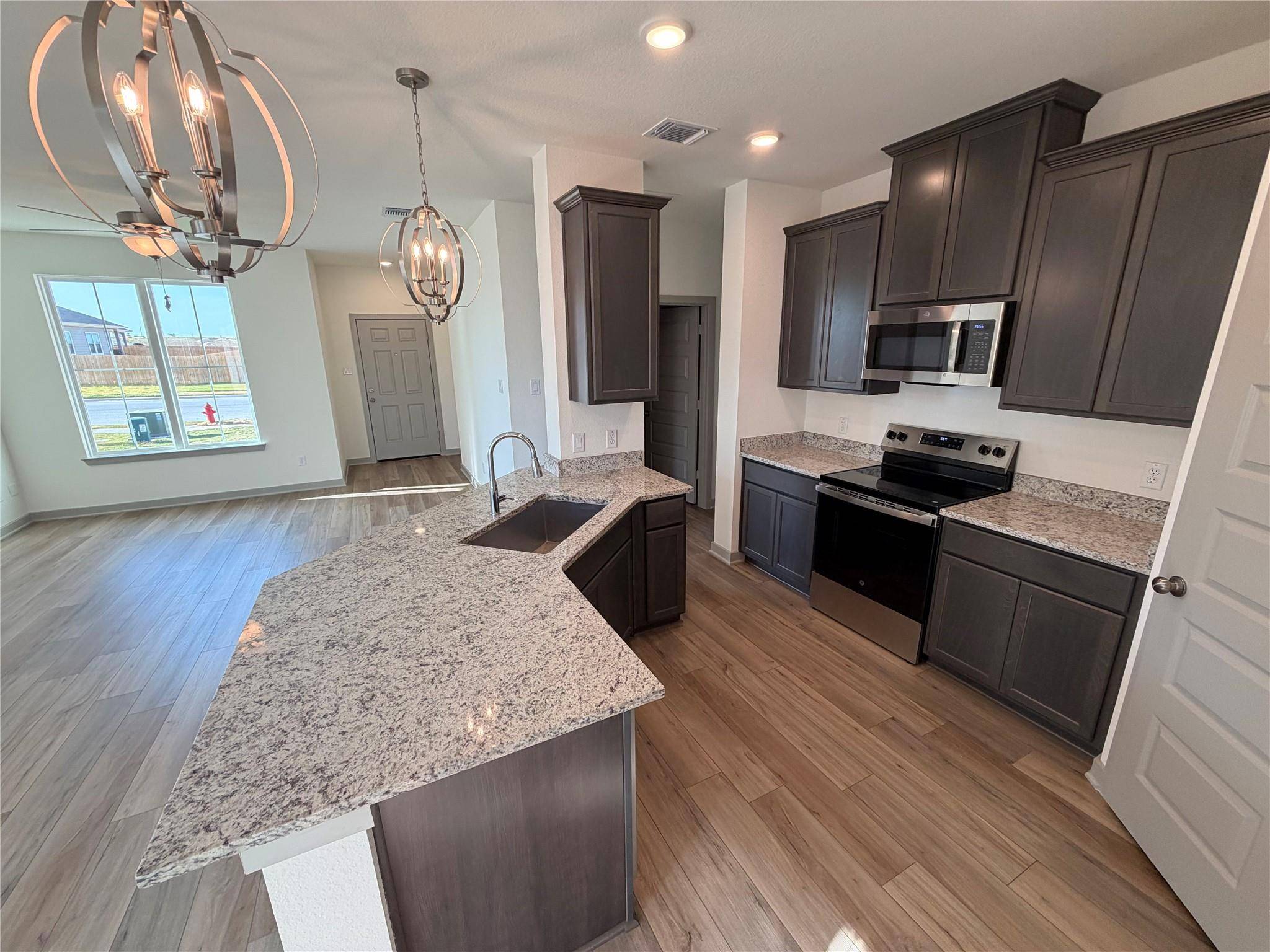 312 Boatright BLVD, Jarrell, TX 76537