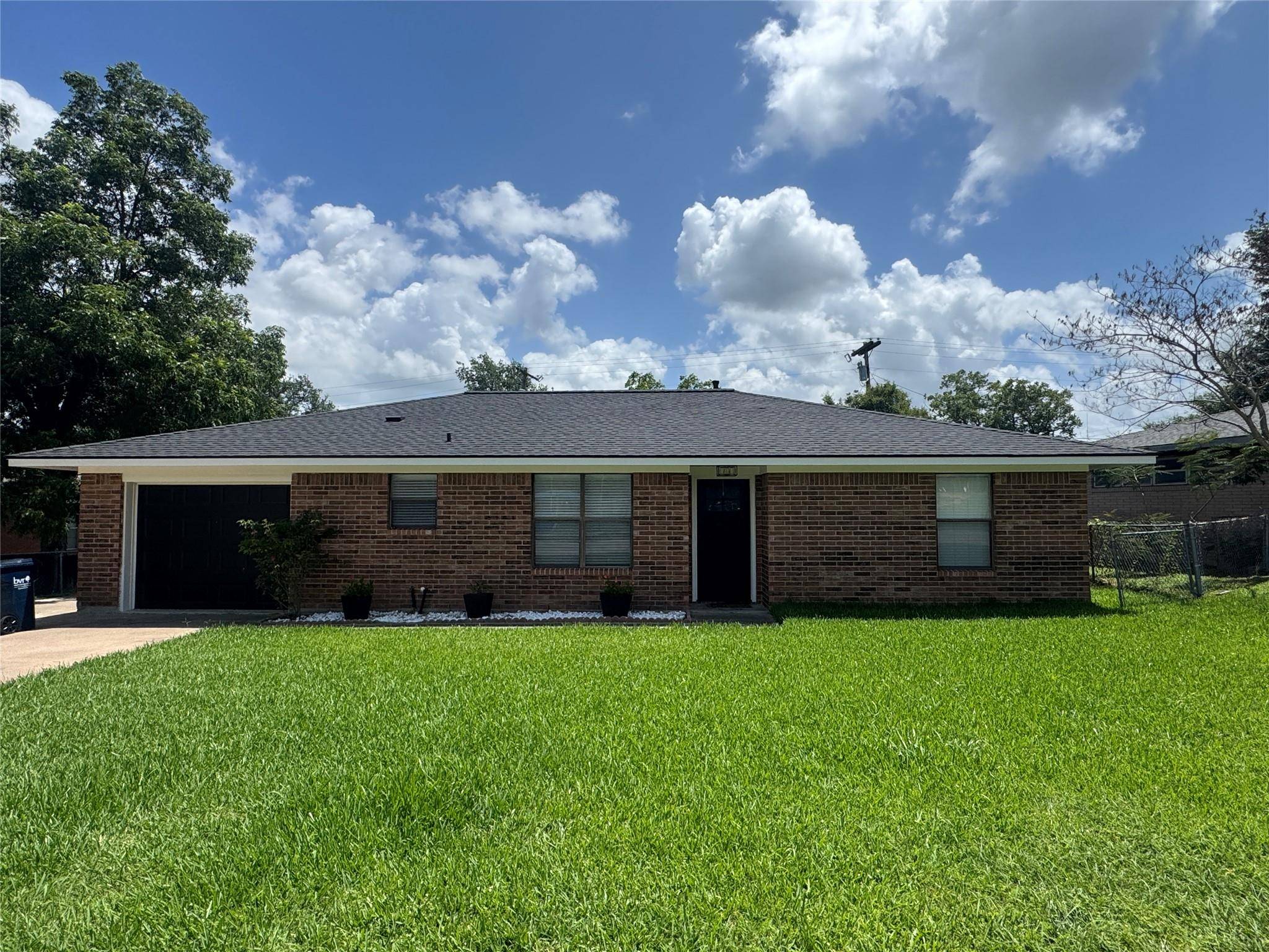 2004 Brazos Ave, Rockdale, TX 76567
