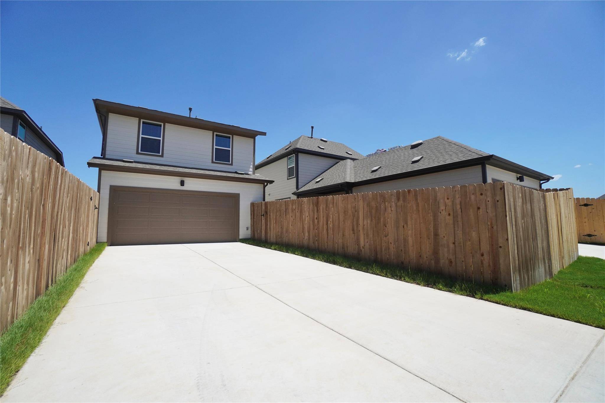 136 Greinert DR, Taylor, TX 76574