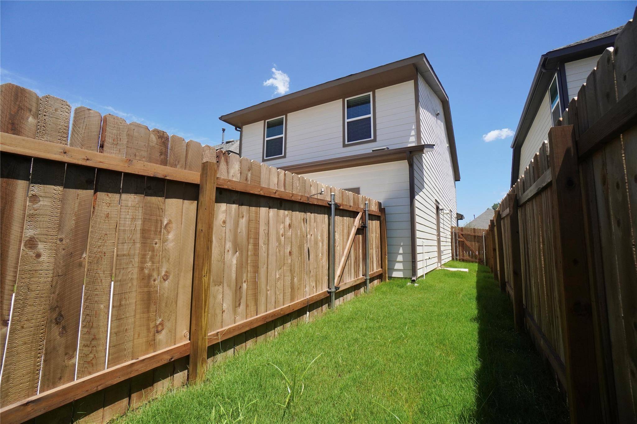 136 Greinert DR, Taylor, TX 76574