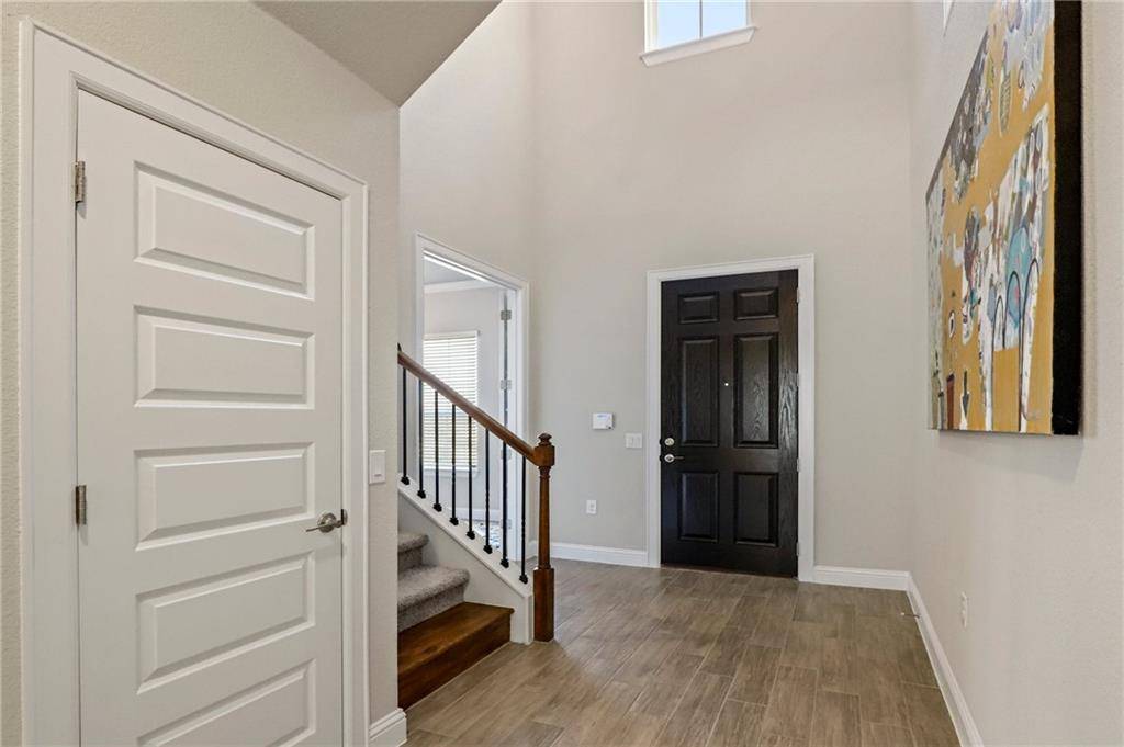 6905 Halesboro DR, Austin, TX 78736