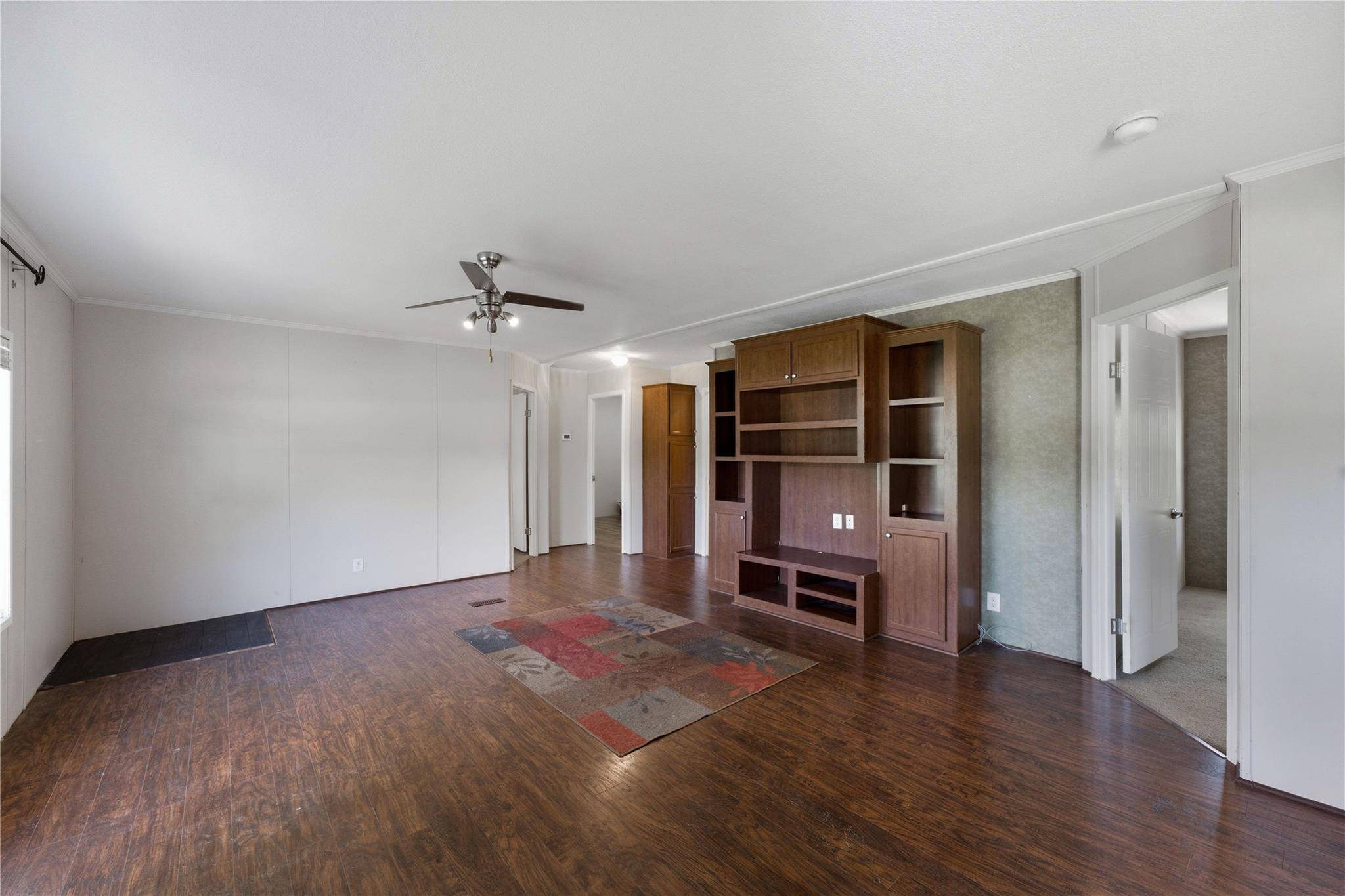 424 Ellinger RD, La Grange, TX 78945