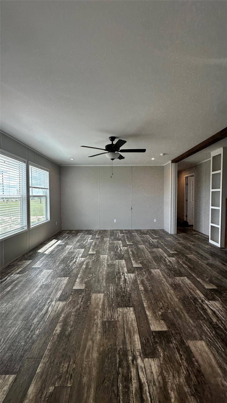 136 Caliza DR, Bertram, TX 78605