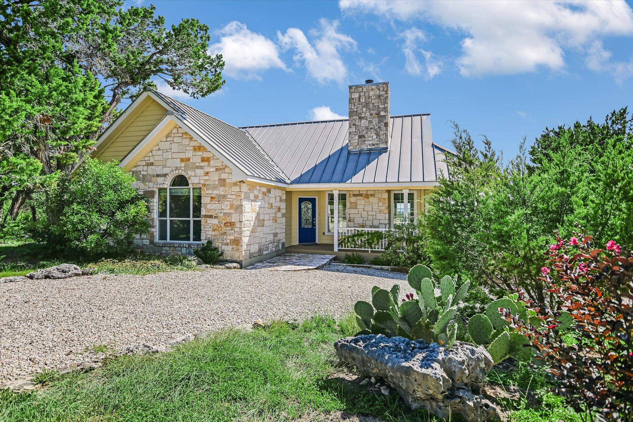 1320 SERENITY DR, Fischer, TX 78623