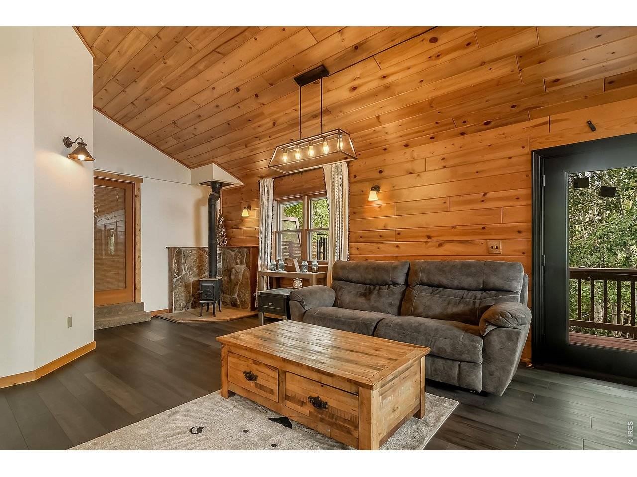 417 Dunraven Glade, Glen Haven, CO 80532