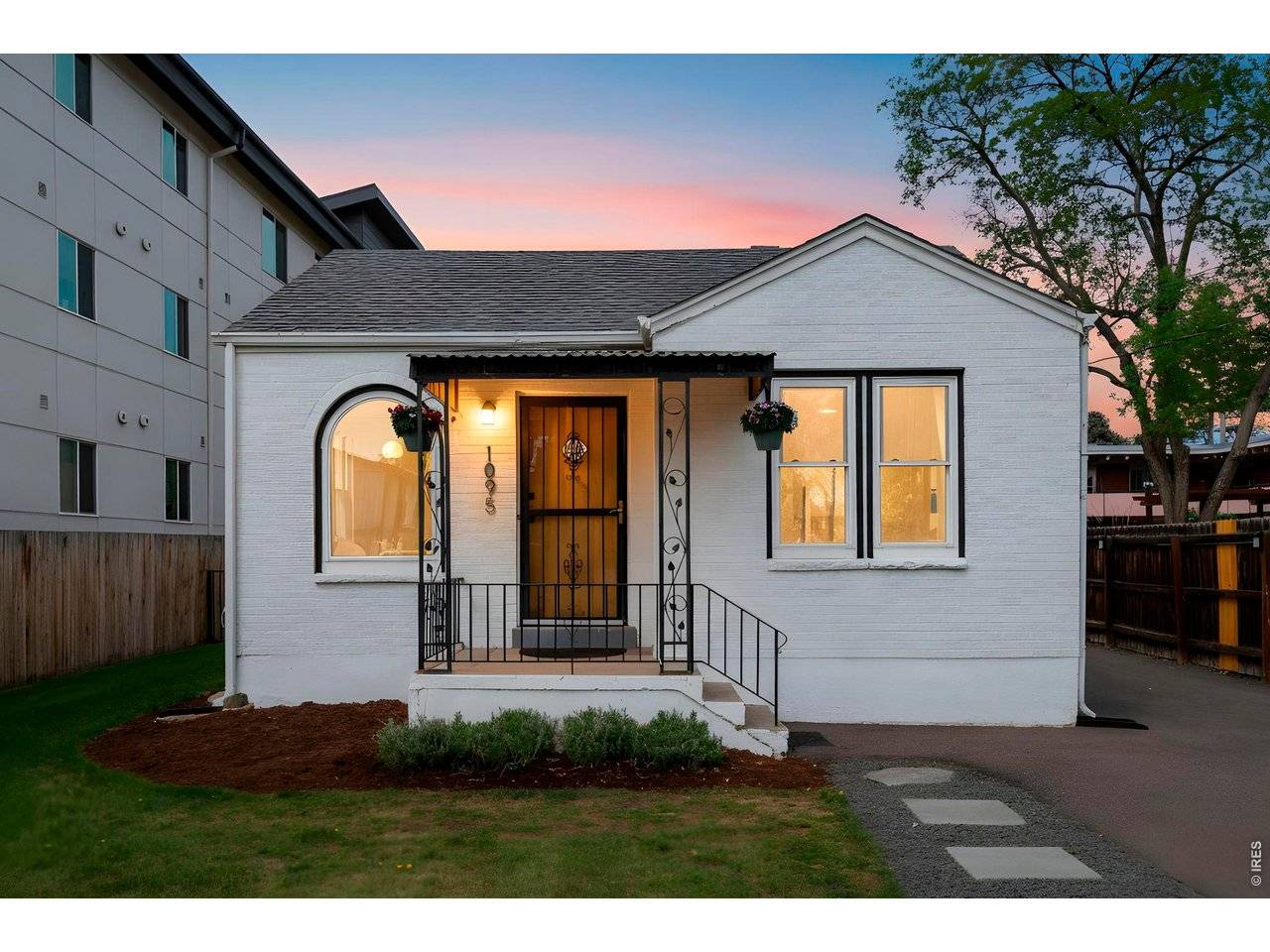 1095 Carr, Lakewood, CO 80214