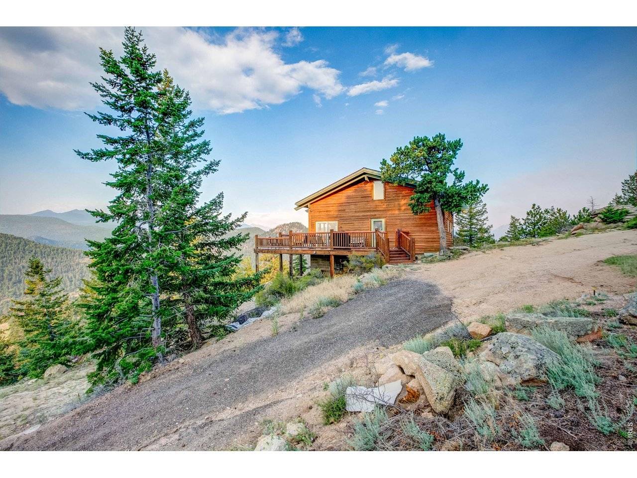 301 Pine Tree, Estes Park, CO 80517