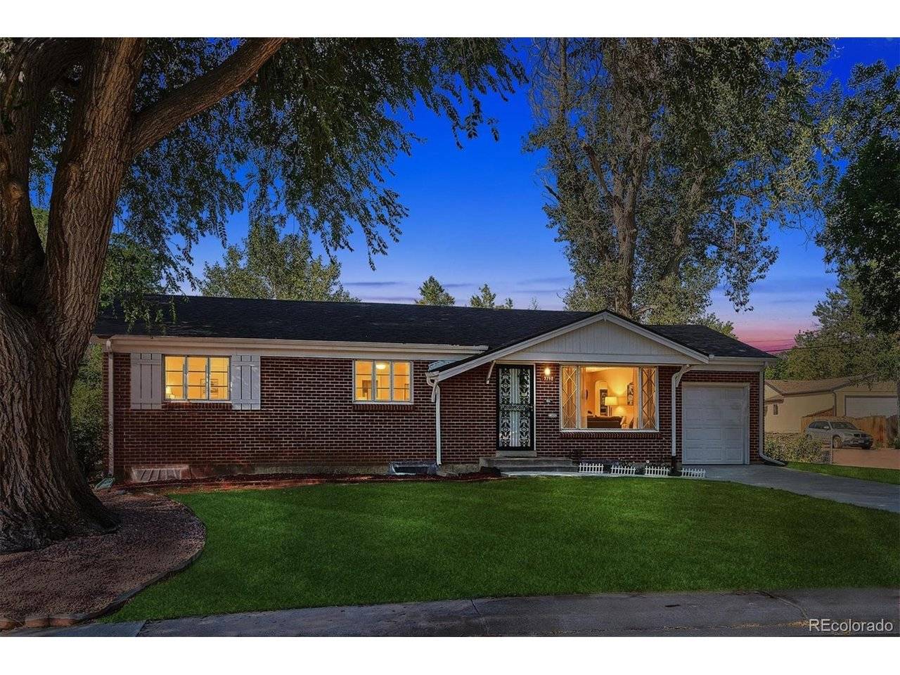 3798 W Chenango, Littleton, CO 80123
