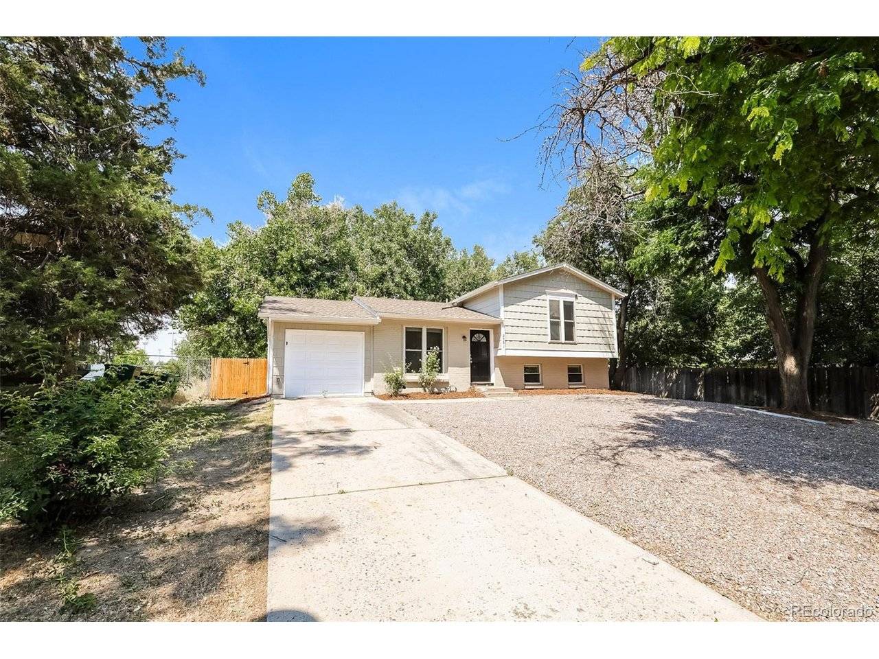 2551 S Kittredge, Aurora, CO 80013