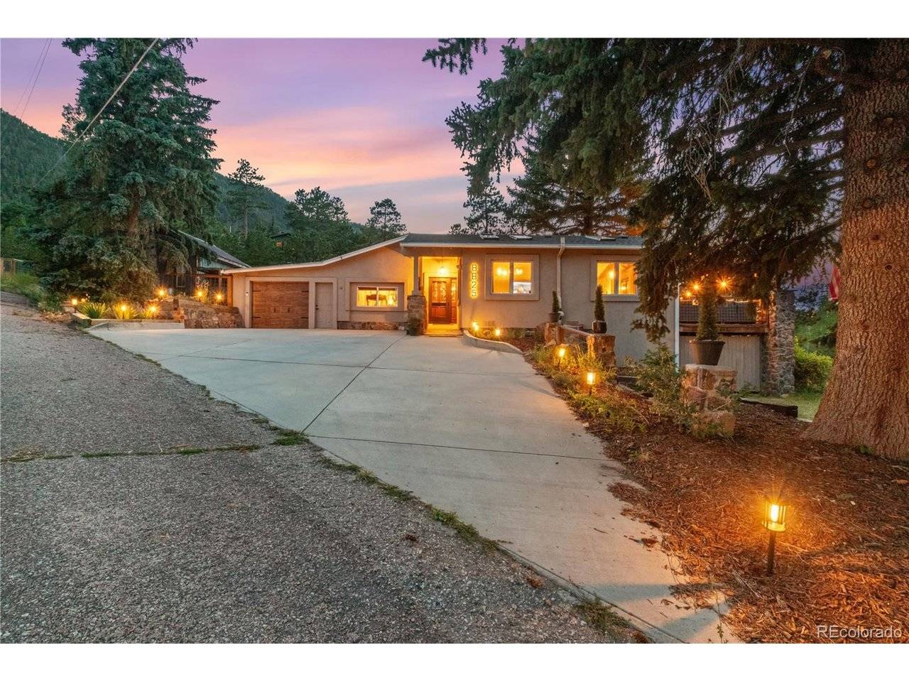 8825 Chipita Park, Cascade, CO 80809