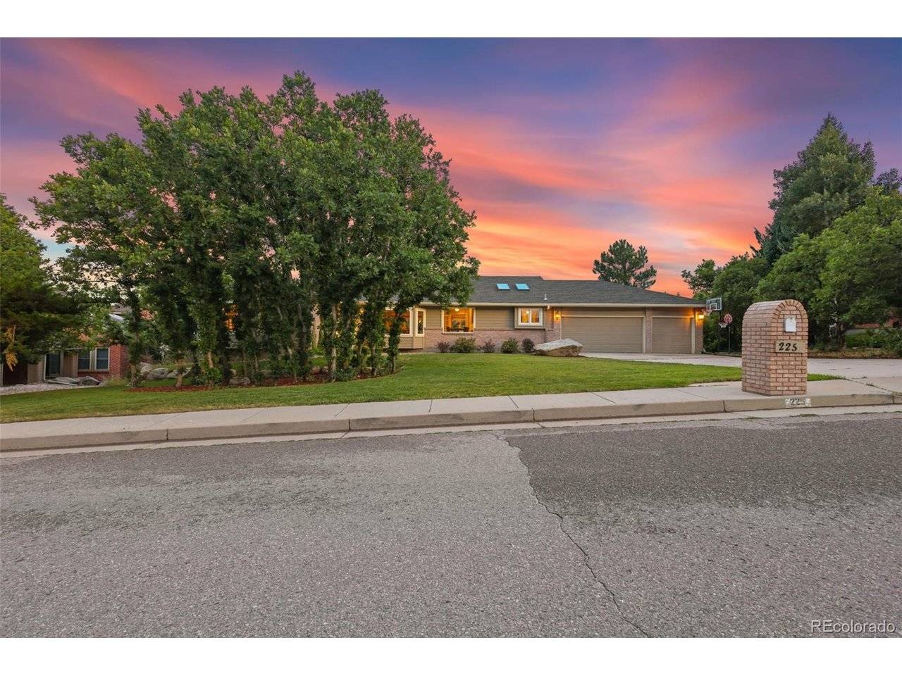 225 Thames, Colorado Springs, CO 80906