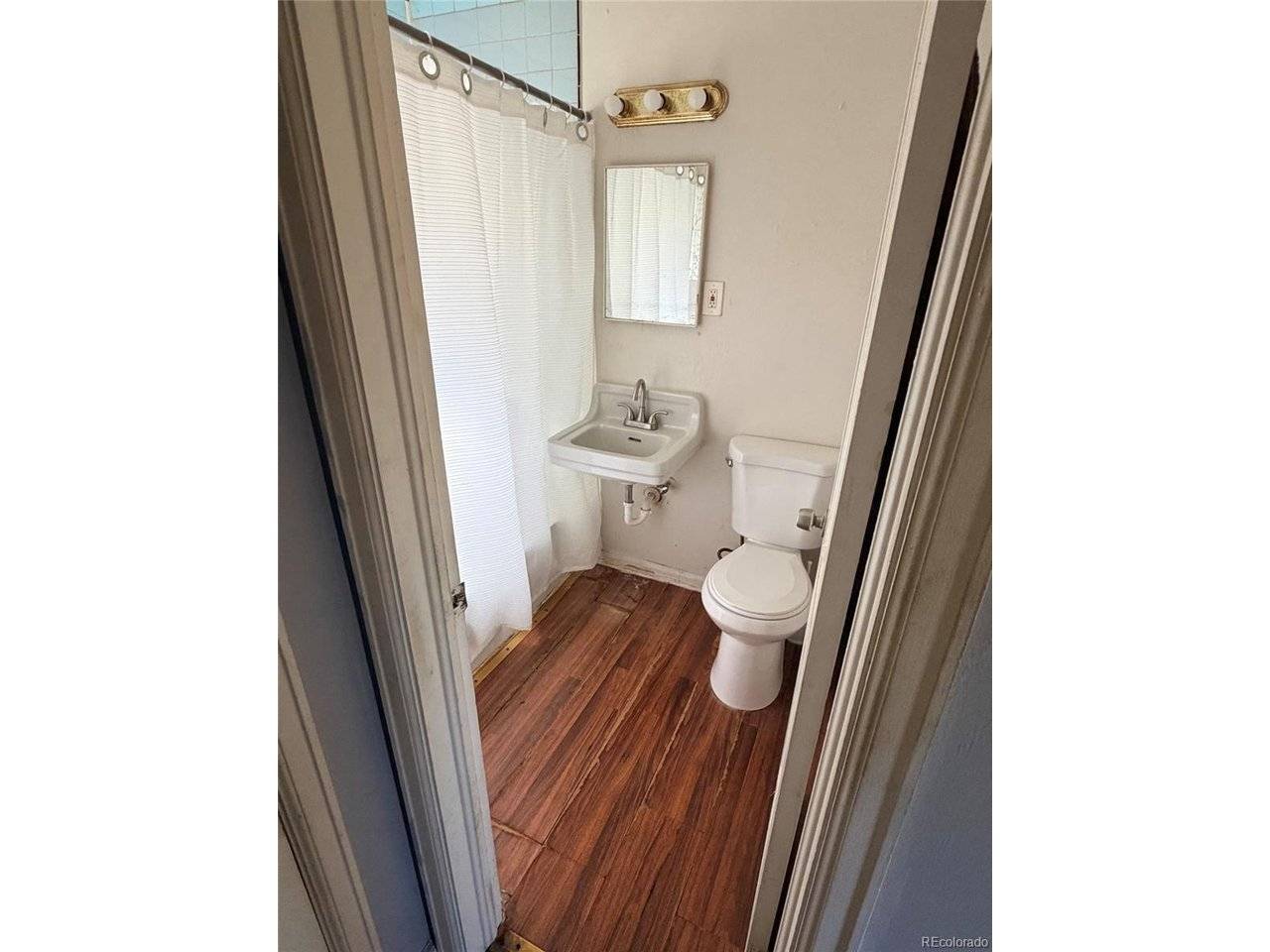 1732 Clinton, Aurora, CO 80010