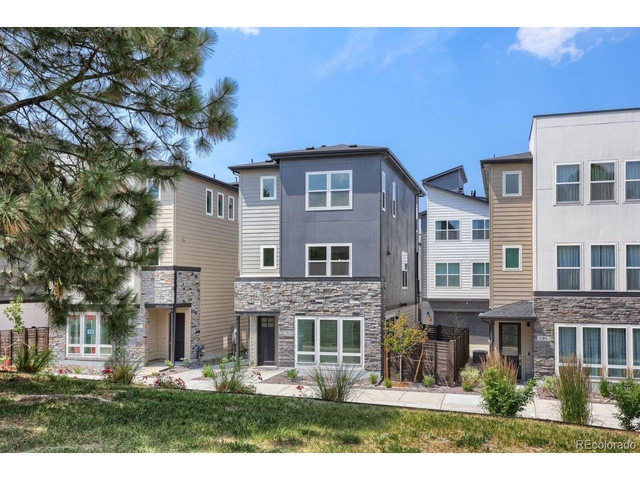10904 E Hinsdale, Centennial, CO 80112