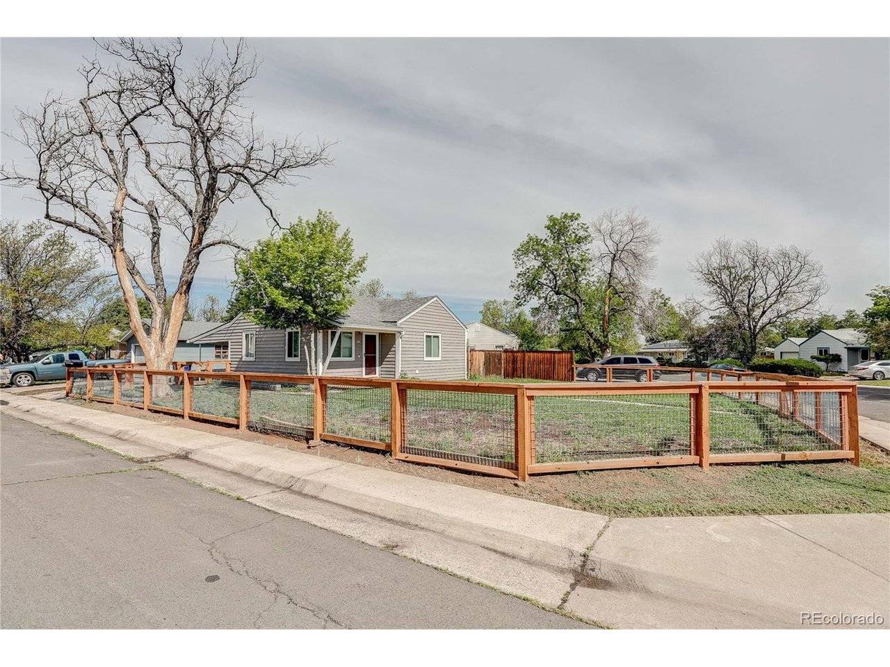 705 Newark, Aurora, CO 80010