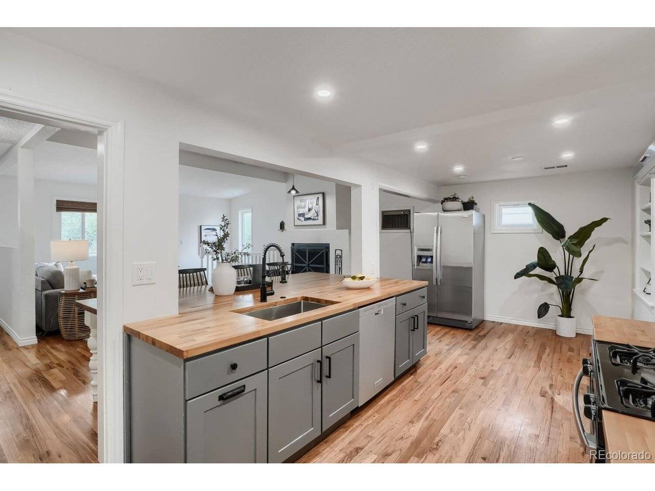 1769 Geneva, Aurora, CO 80010