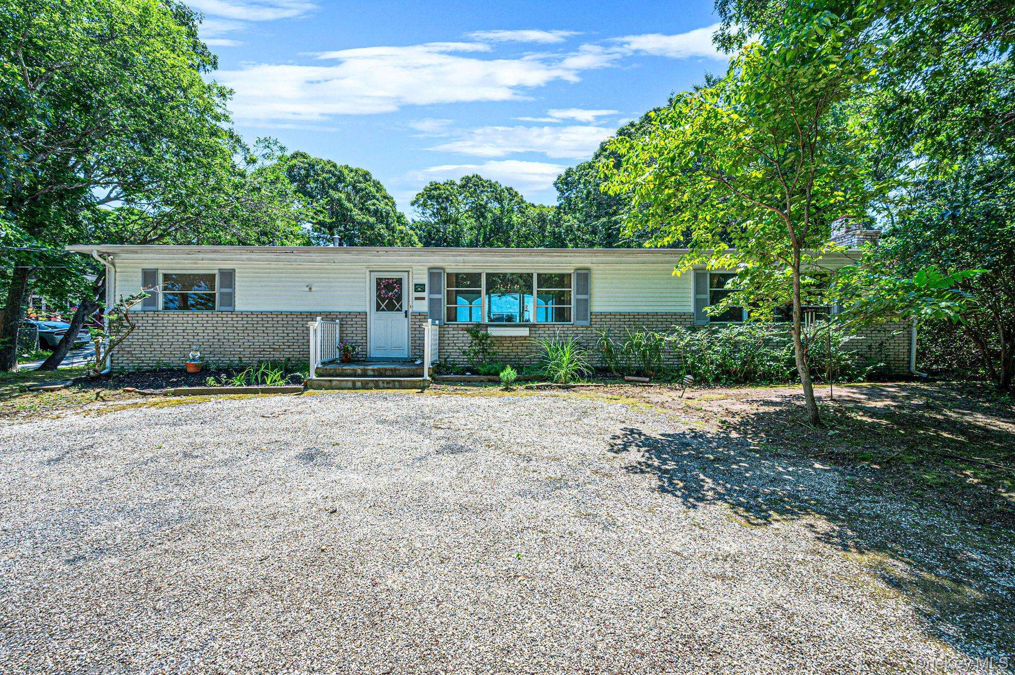 1520 Meday AVE, Mattituck, NY 11952