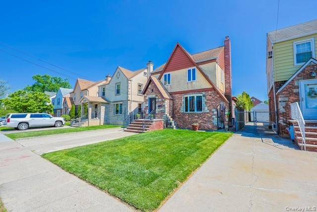 151-46 10th AVE, Whitestone, NY 11357