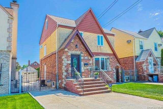 151-46 10th AVE, Whitestone, NY 11357