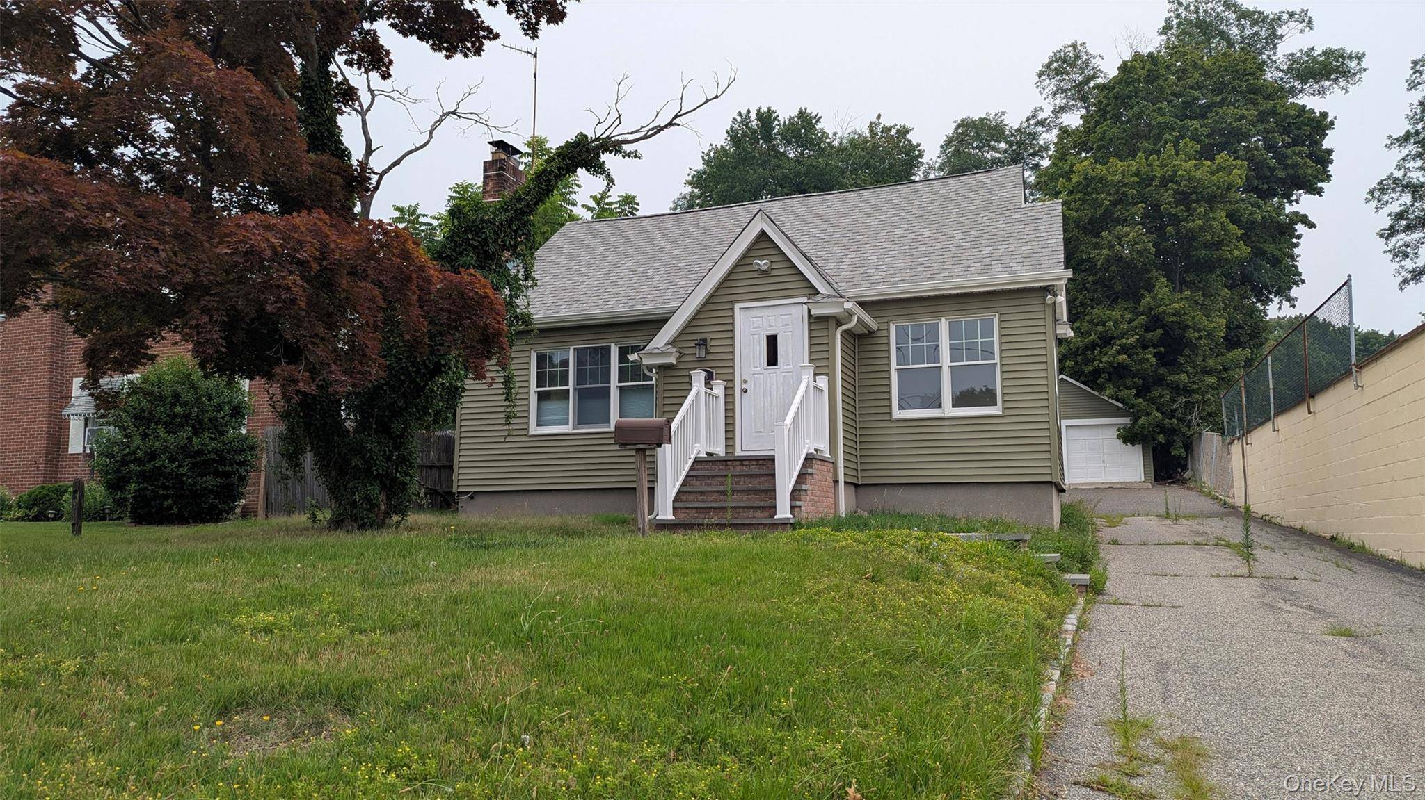 153 W Main ST, Kings Park, NY 11754