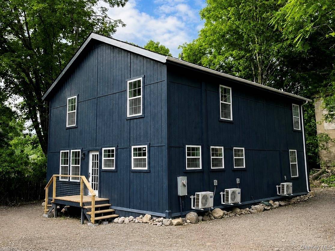 12 Enderly LN, Ellenville, NY 12428