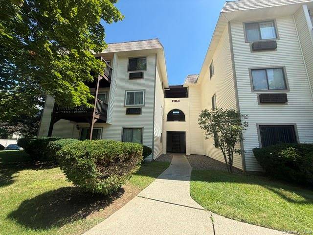 21 Village Park DR #1B, Fishkill, NY 12524