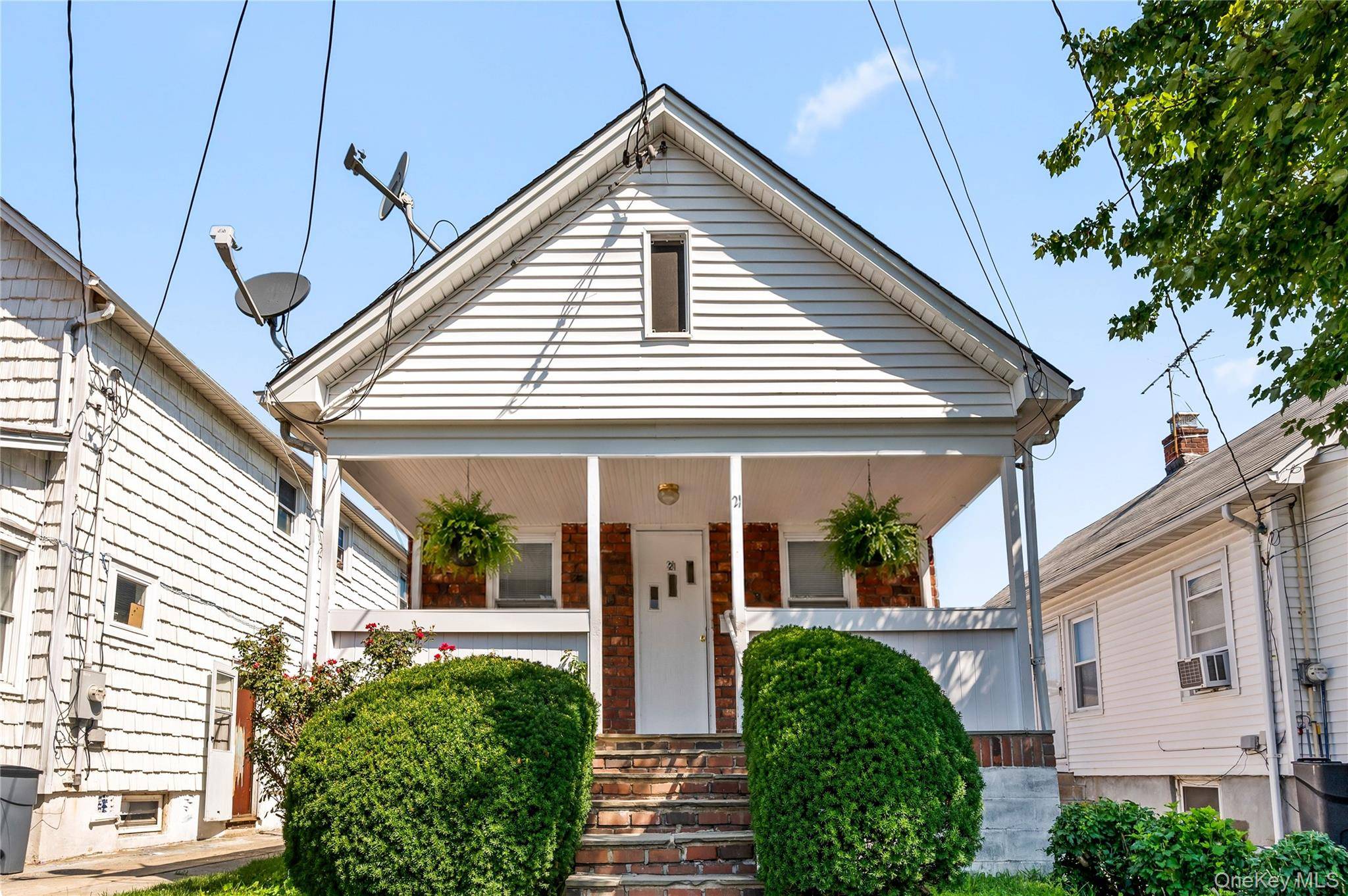21 Beechwood AVE, Port Washington, NY 11050