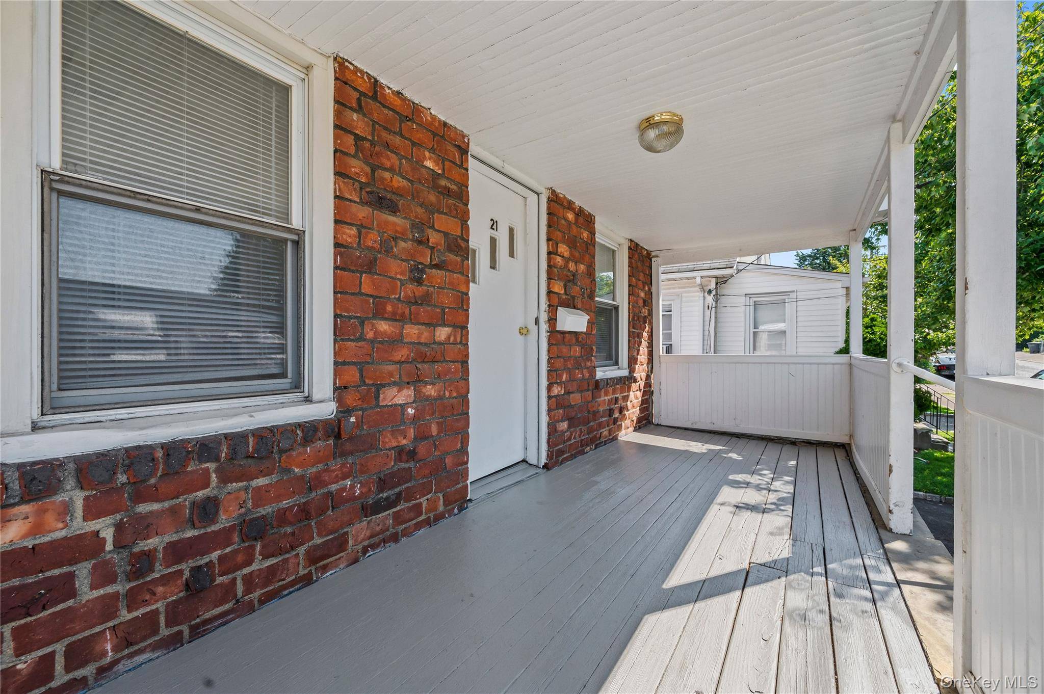 21 Beechwood AVE, Port Washington, NY 11050