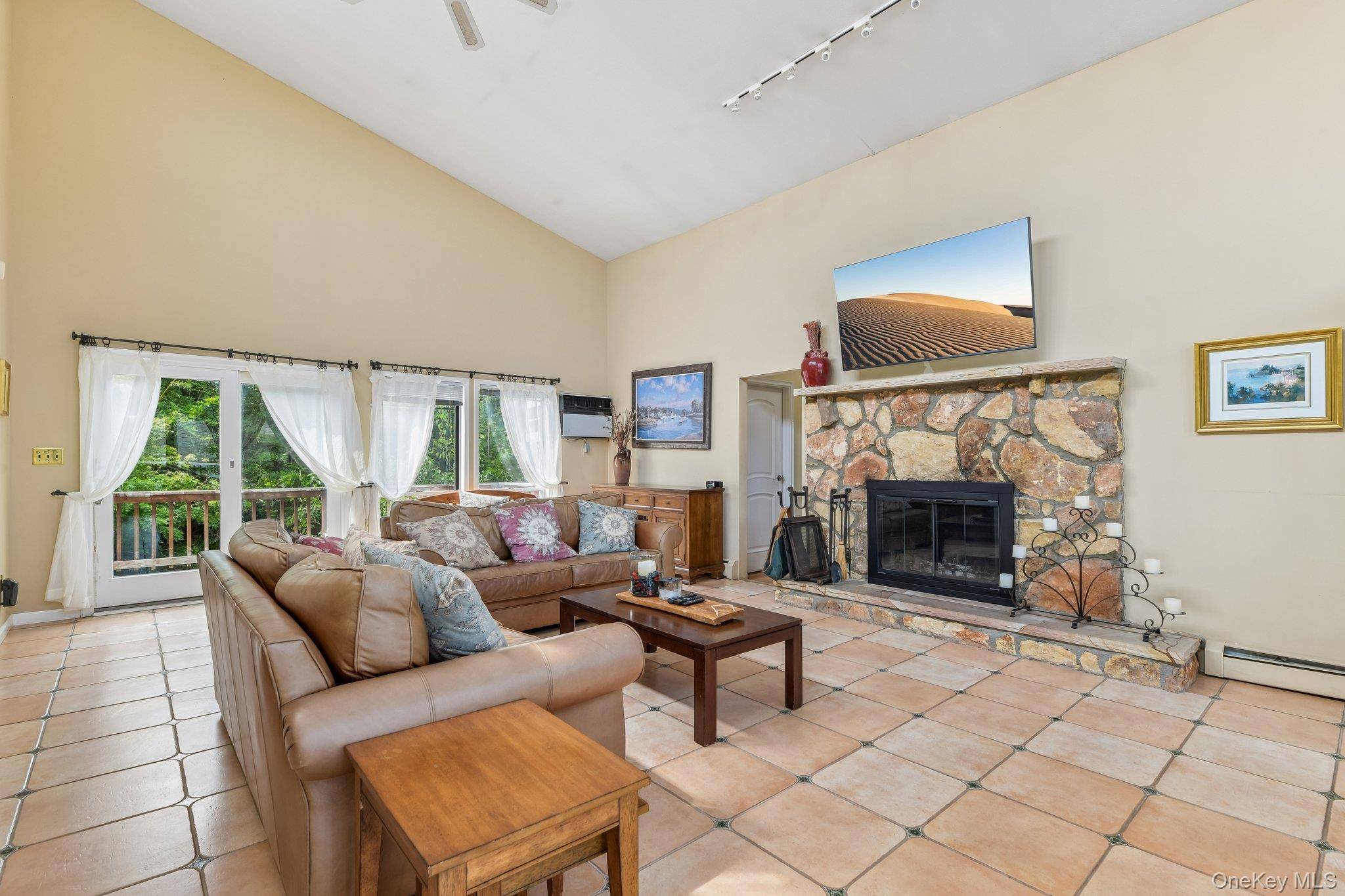 588 E. Long Beach RD, Nissequogue, NY 11780