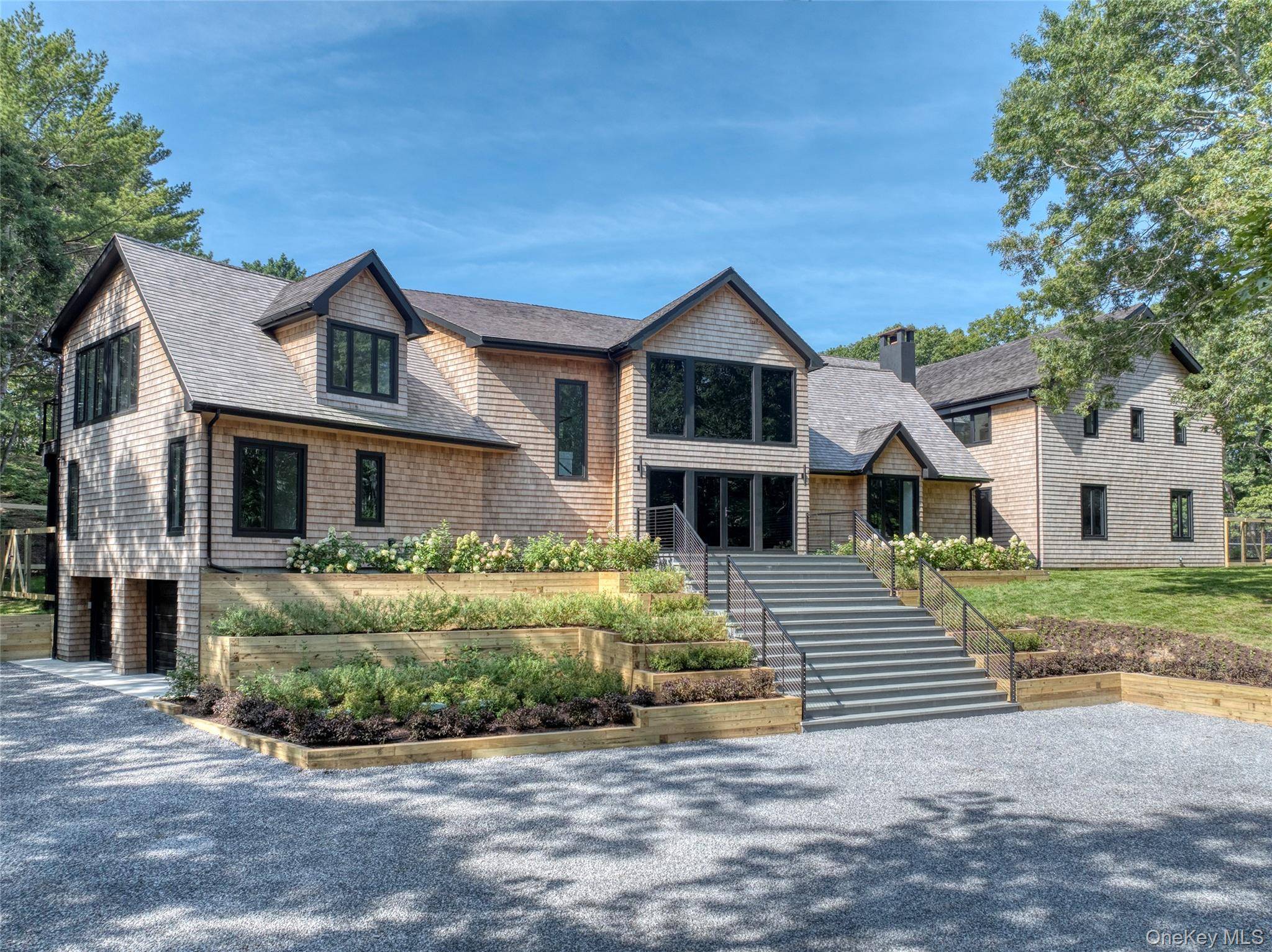 560 Little Noyac PATH, Water Mill, NY 11976