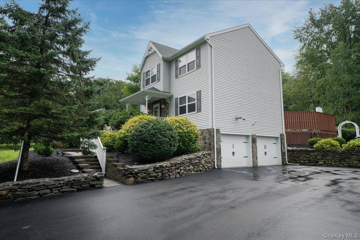 7 Laura RD, Monroe, NY 10950