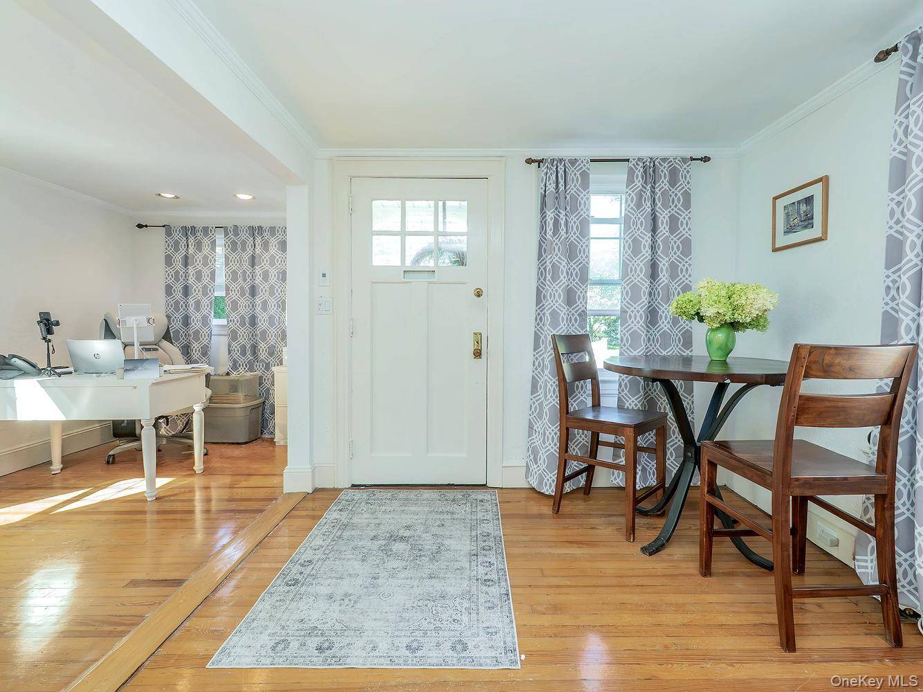 57 Irma AVE, Port Washington, NY 11050
