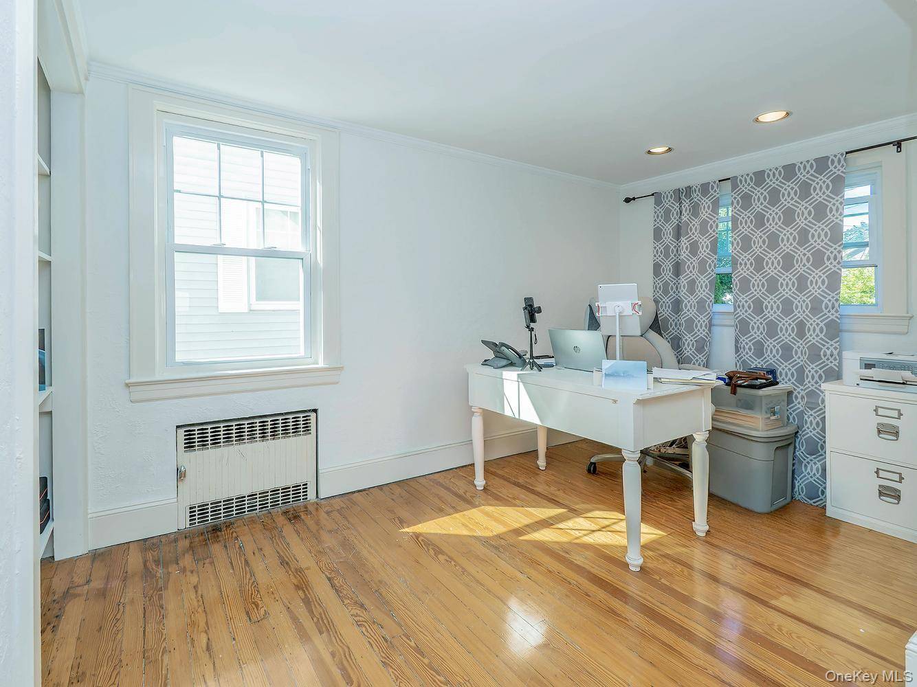 57 Irma AVE, Port Washington, NY 11050