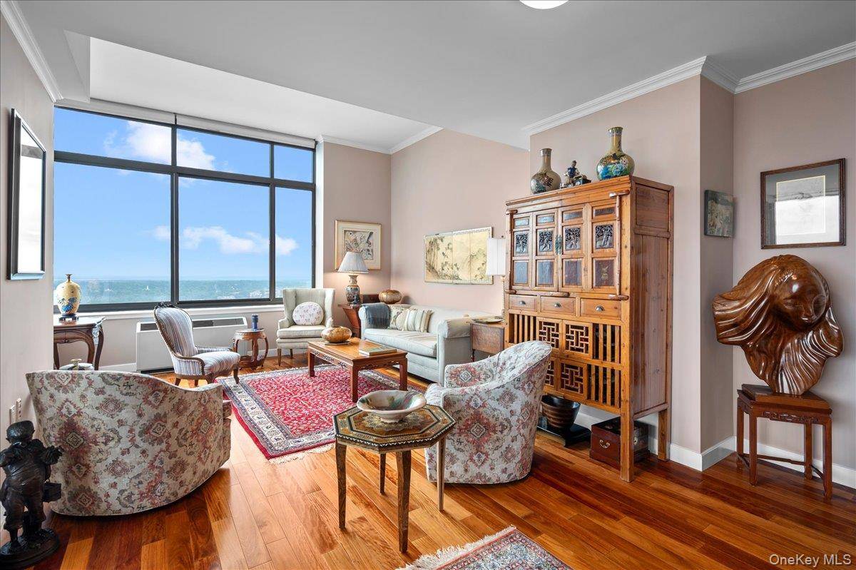 10 City PL #31H, White Plains, NY 10601