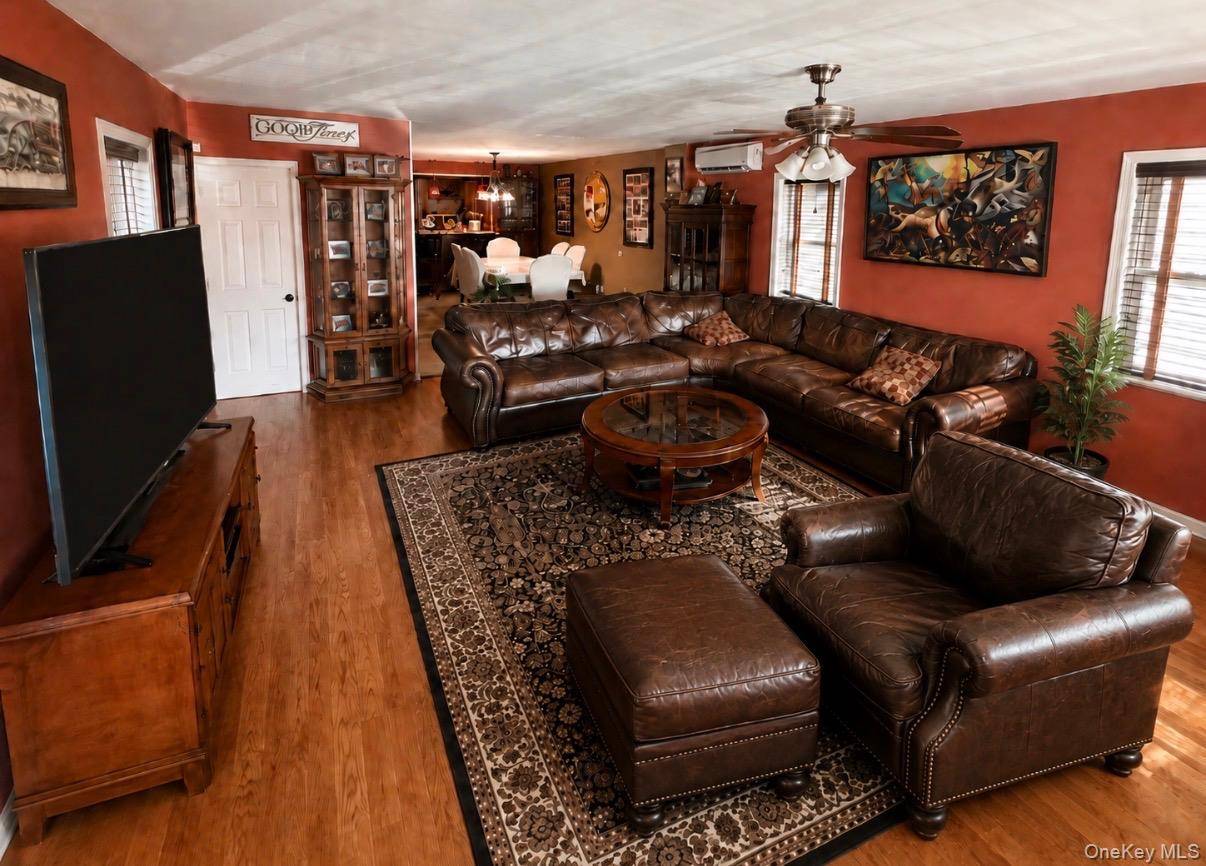 159 Sportsmans AVE, Freeport, NY 11520