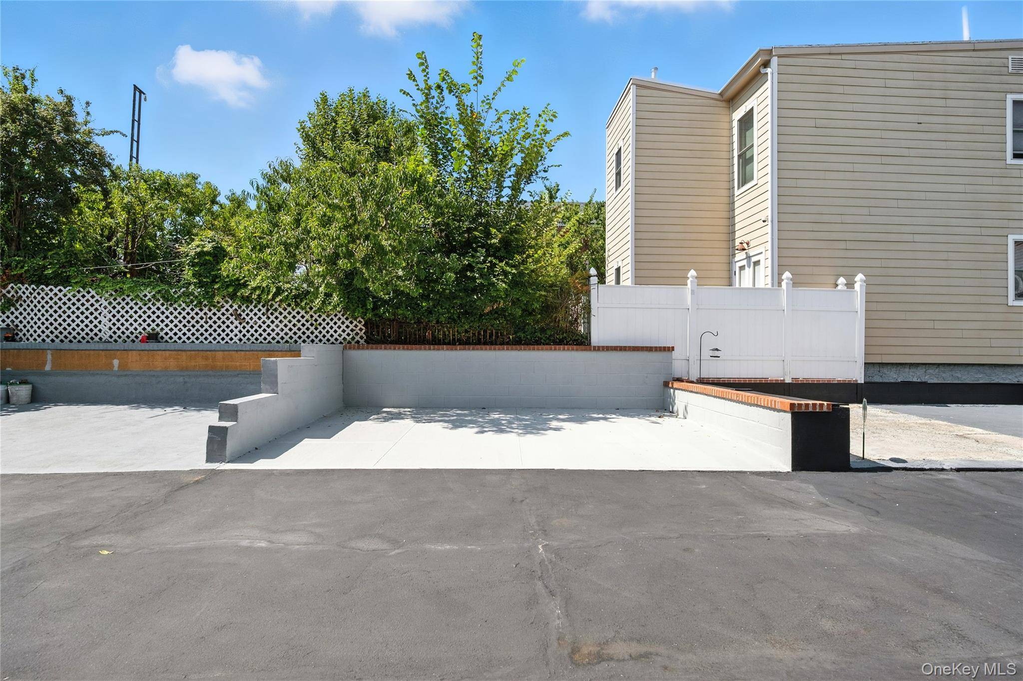 5958 69th PL, Maspeth, NY 11378