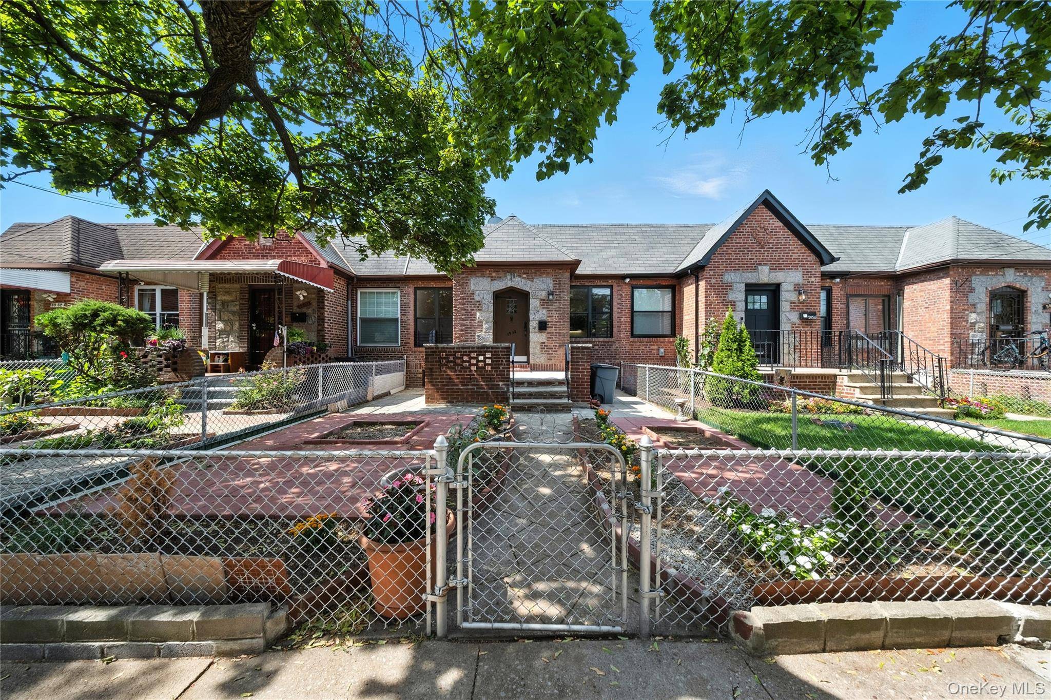 5958 69th PL, Maspeth, NY 11378