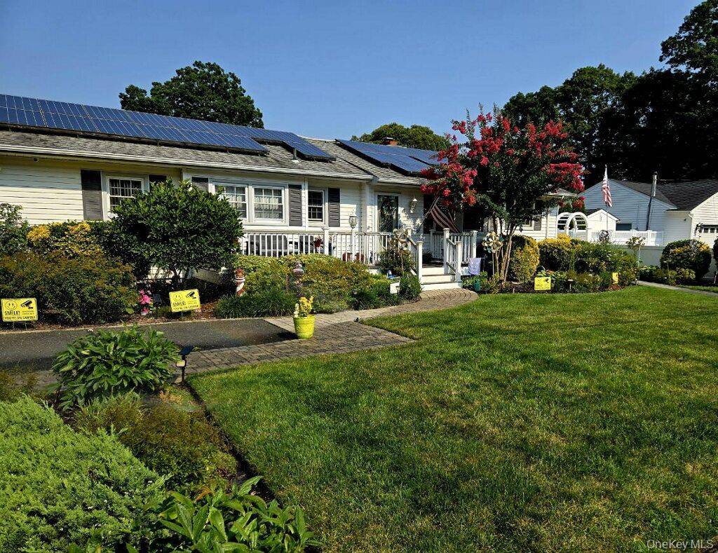 115 Arlington RD, Ronkonkoma, NY 11779