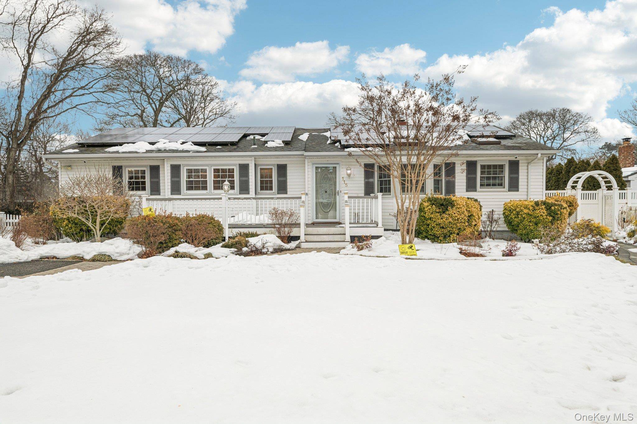 115 Arlington RD, Ronkonkoma, NY 11779