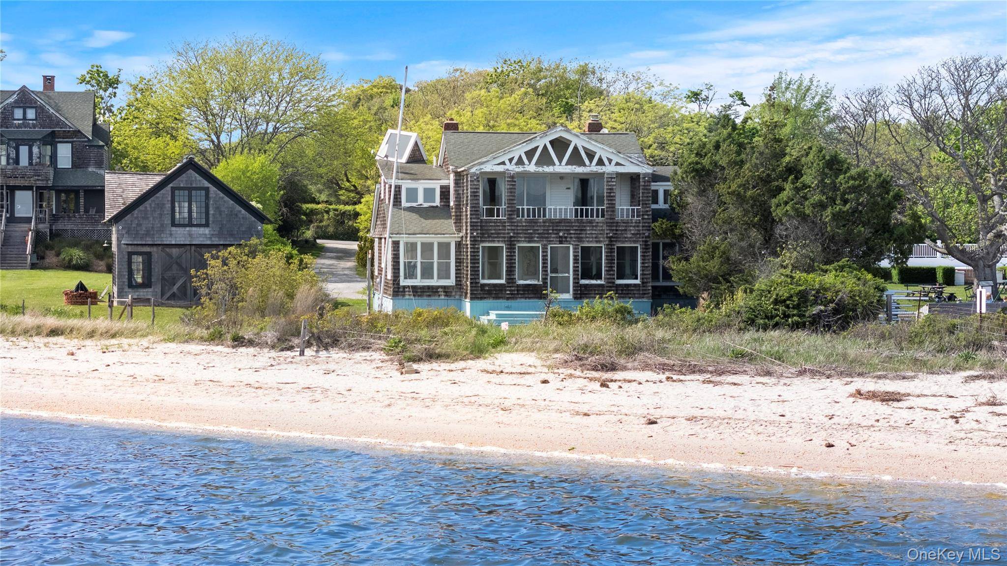 4 Shore RD, Bellport Village, NY 11713